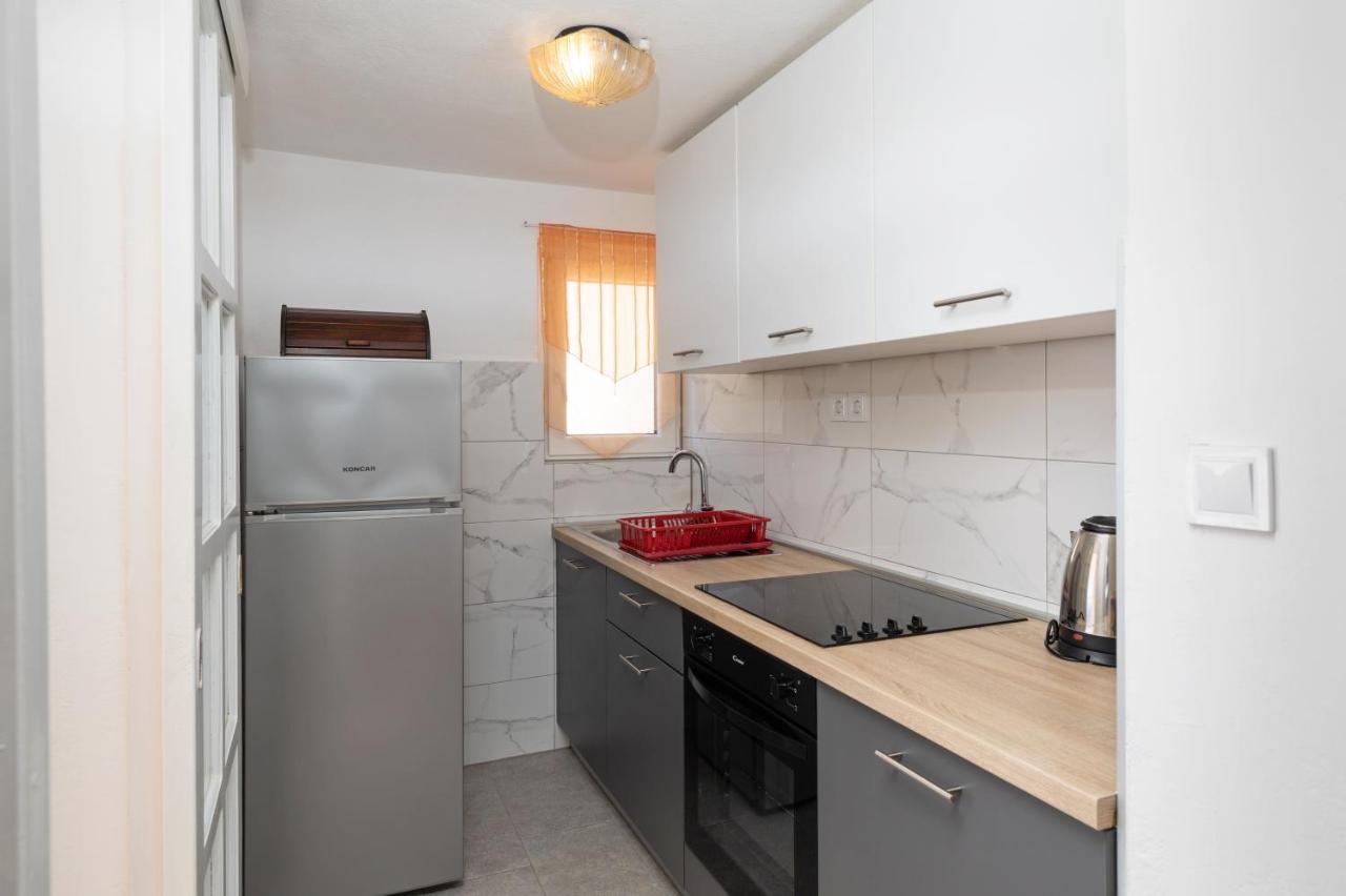 Apartments By The Sea Stanici, Omis - 19728 מראה חיצוני תמונה